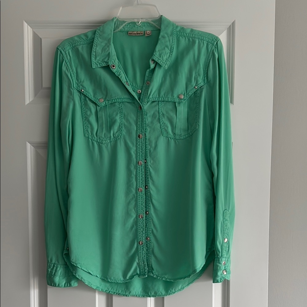Western Turquoise Button Down with Silver accents and snaps, size 6
